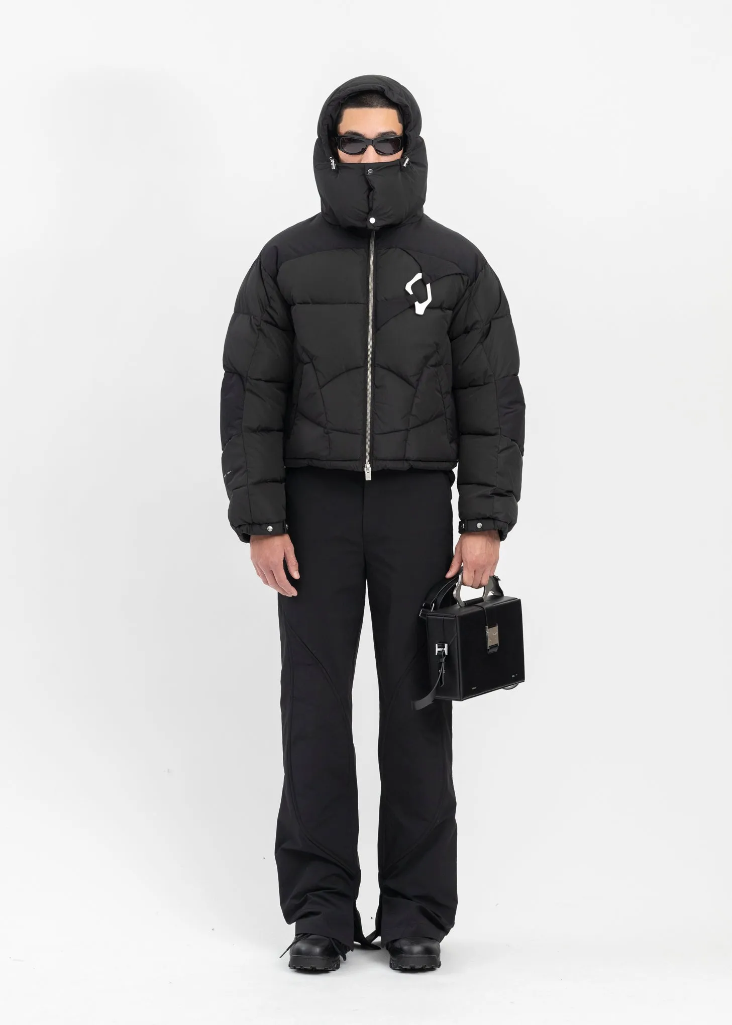 BLACK ABSTRACT DOWN PUFFER