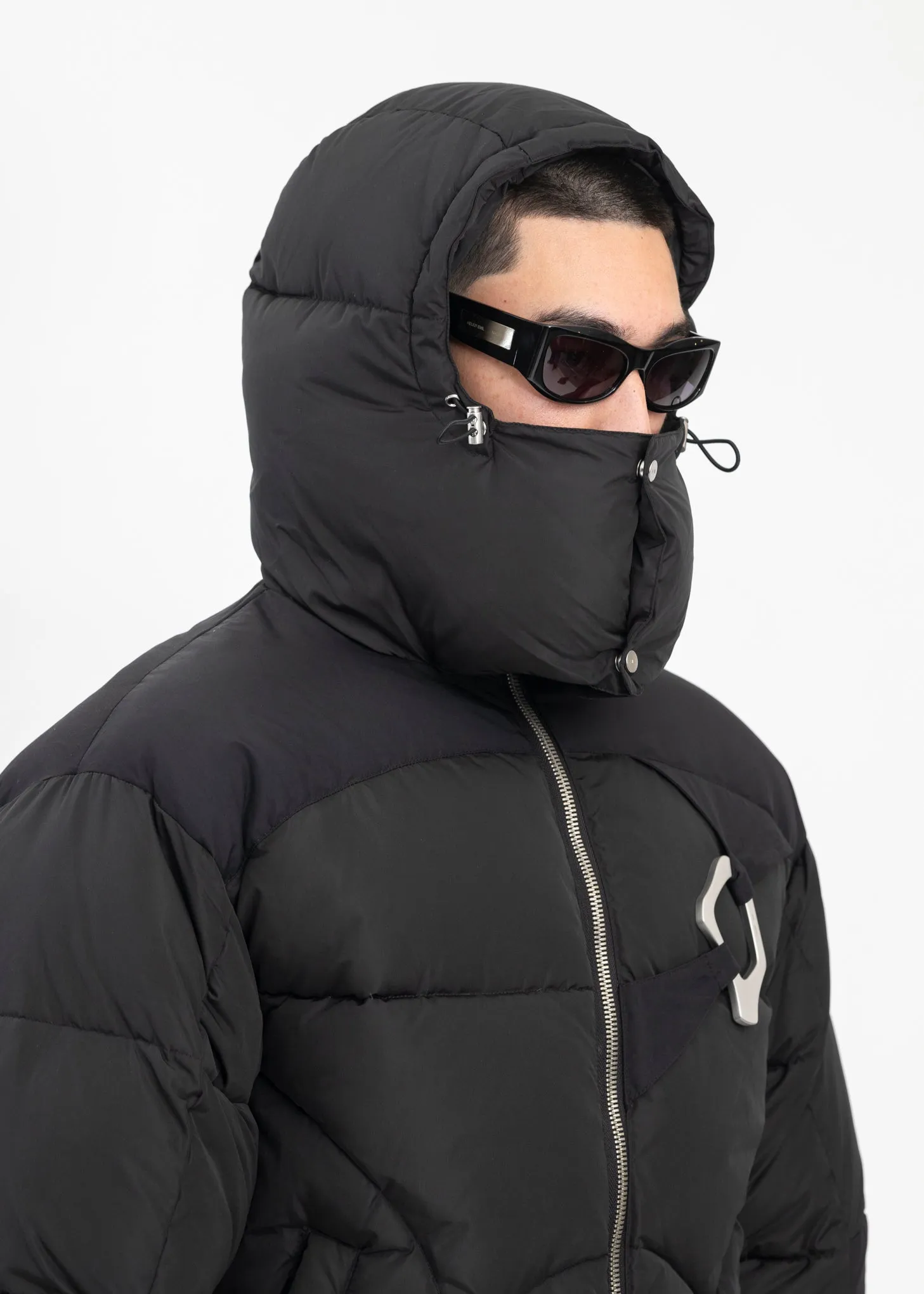 BLACK ABSTRACT DOWN PUFFER