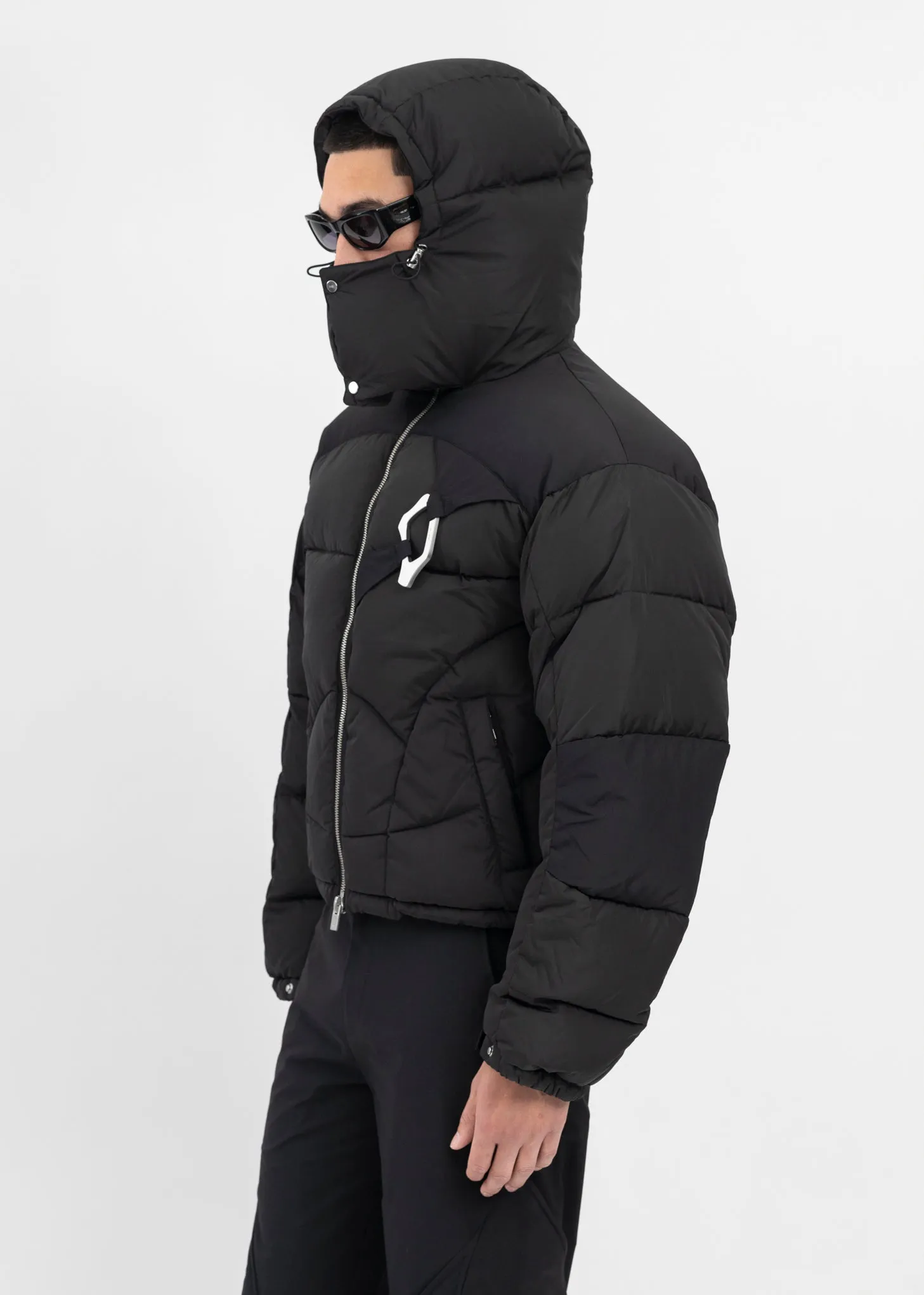 BLACK ABSTRACT DOWN PUFFER