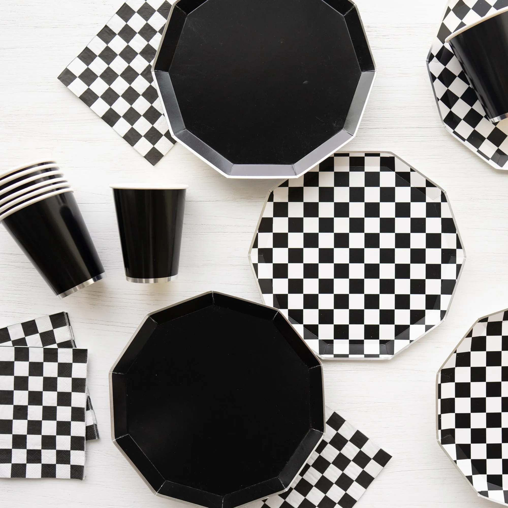 BLACK NOIR SIGNATURE LARGE PLATES