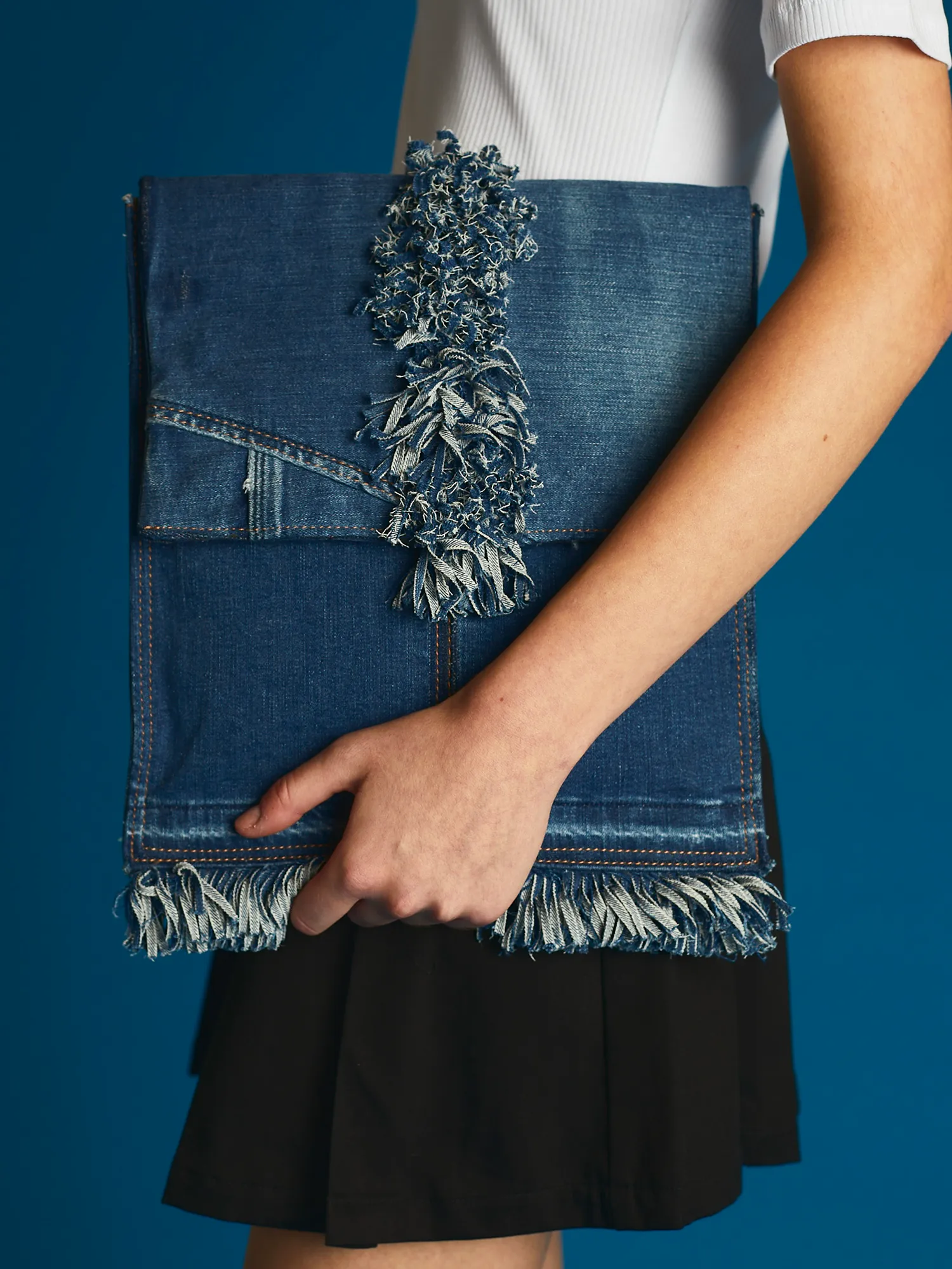 DENIM MESSENGER BAG WITH CENTRAL FRINGES