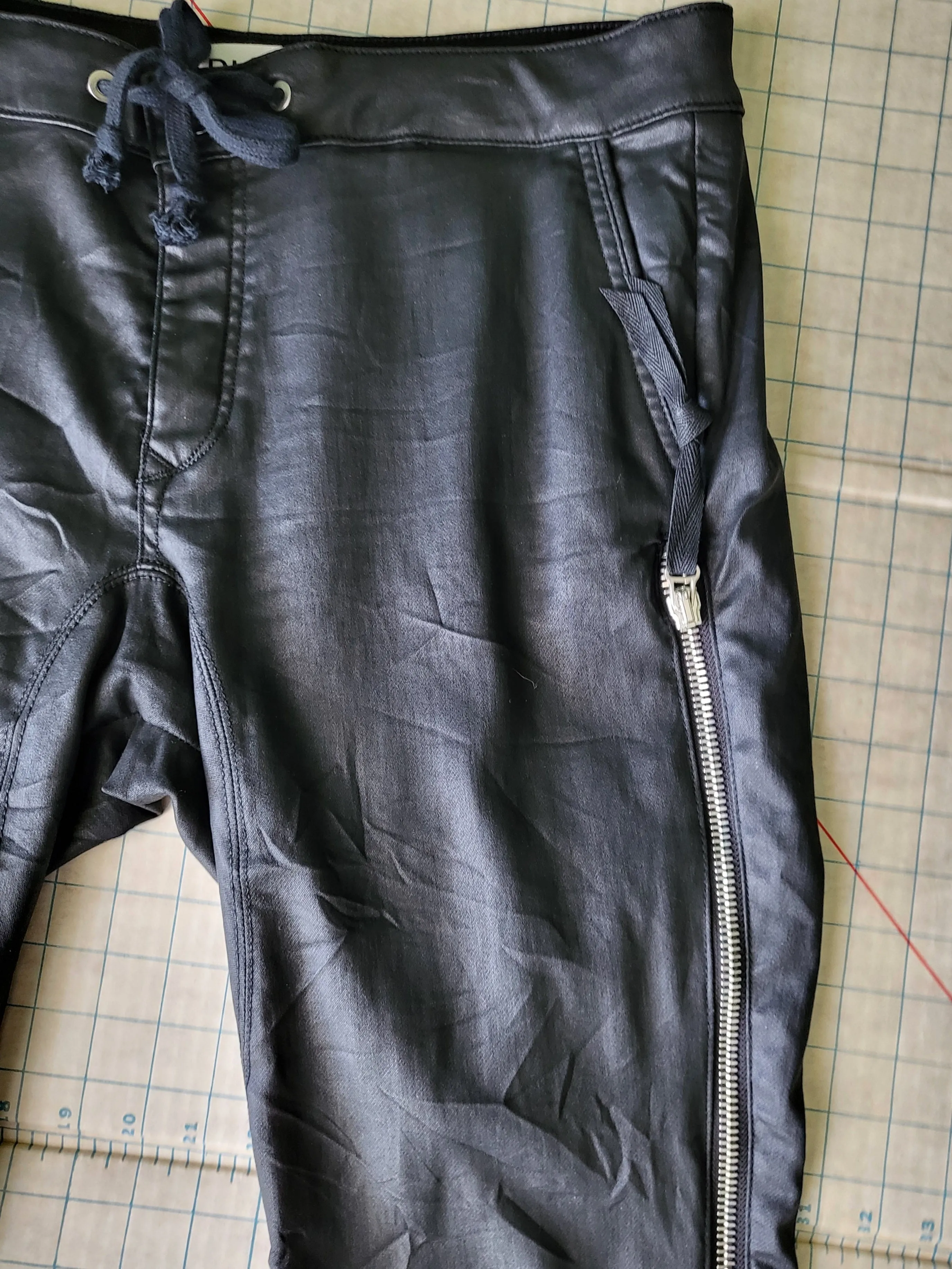 DL1961 Waxed Cotton Joggers