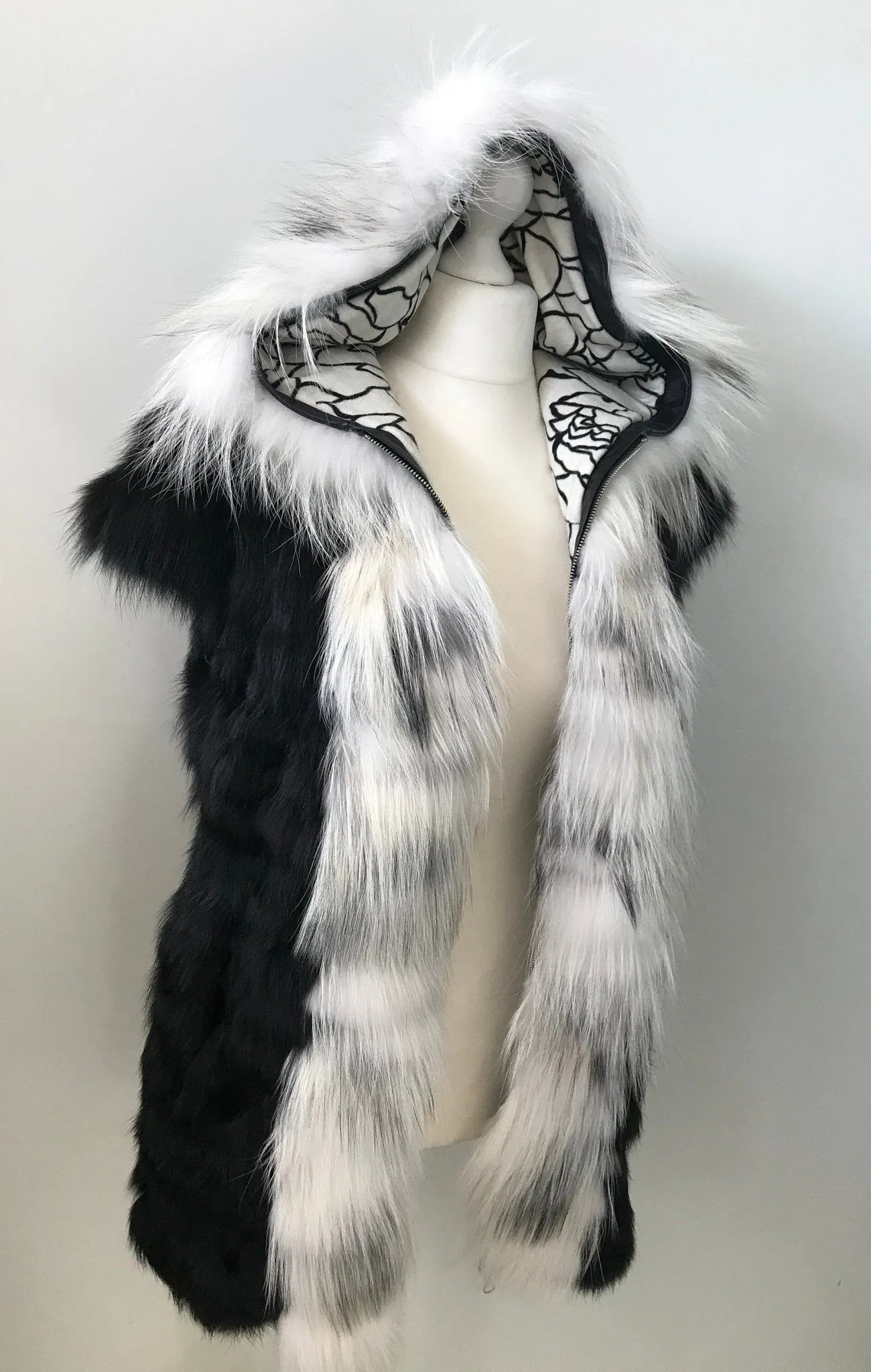 Double-sided vest  fox fur and leather