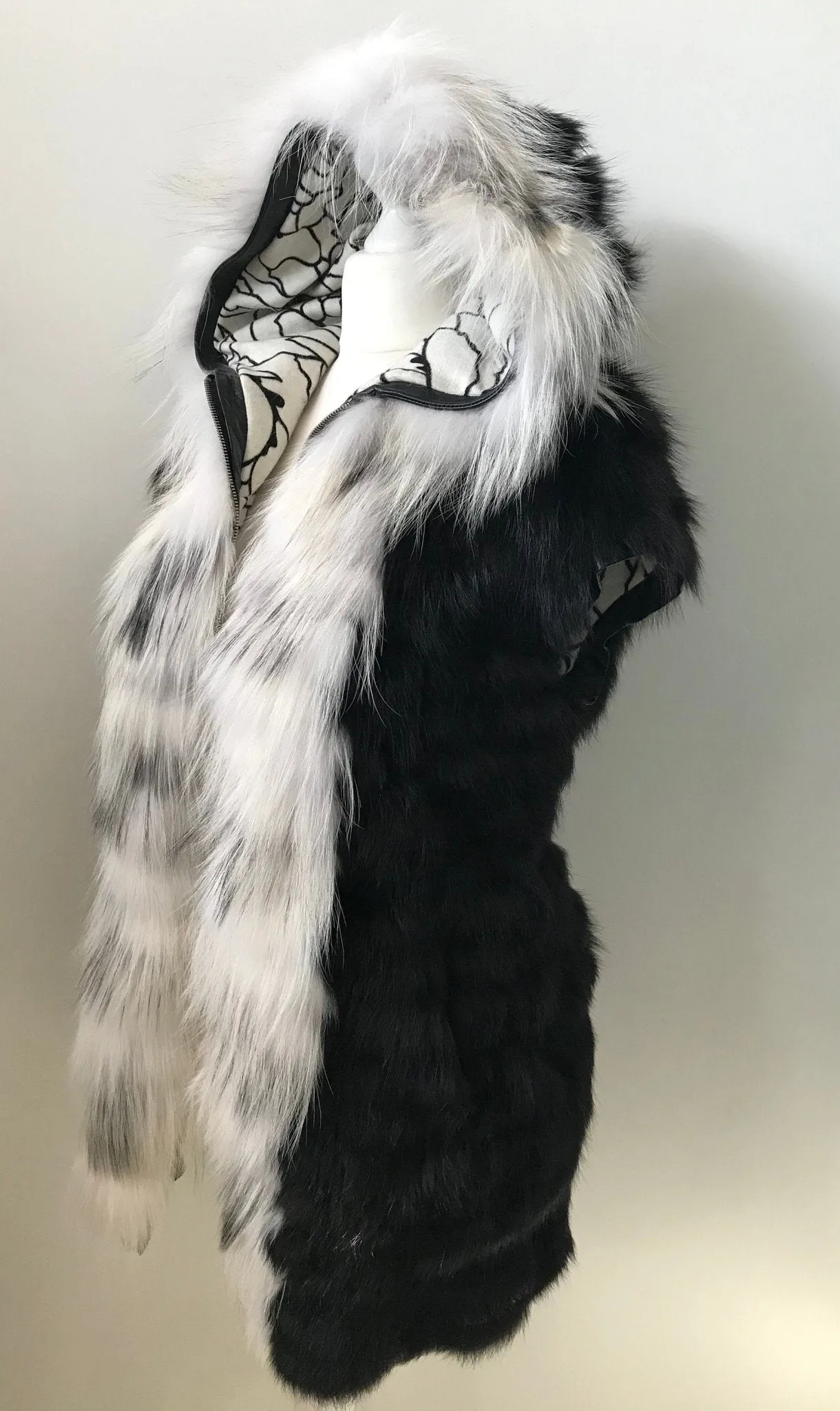 Double-sided vest  fox fur and leather