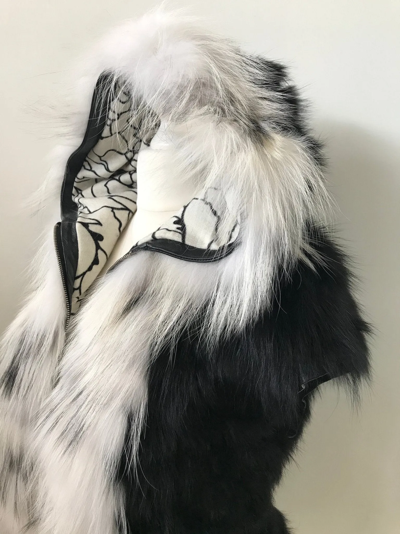 Double-sided vest  fox fur and leather