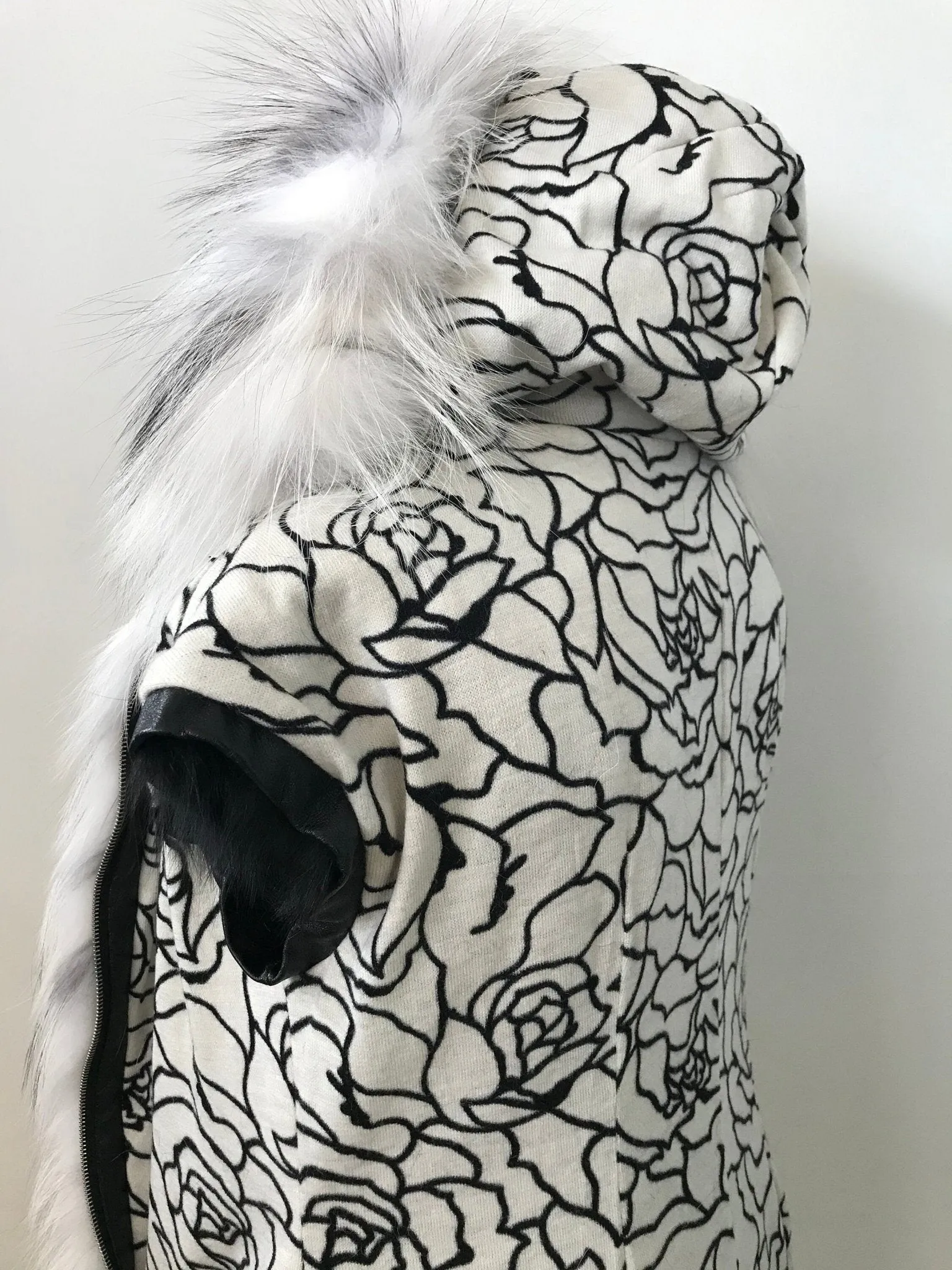 Double-sided vest  fox fur and leather