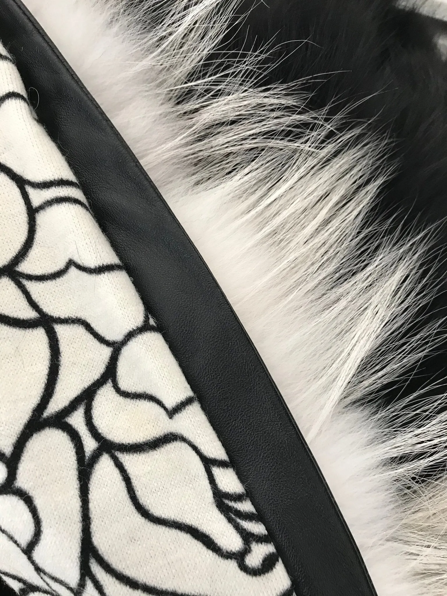 Double-sided vest  fox fur and leather