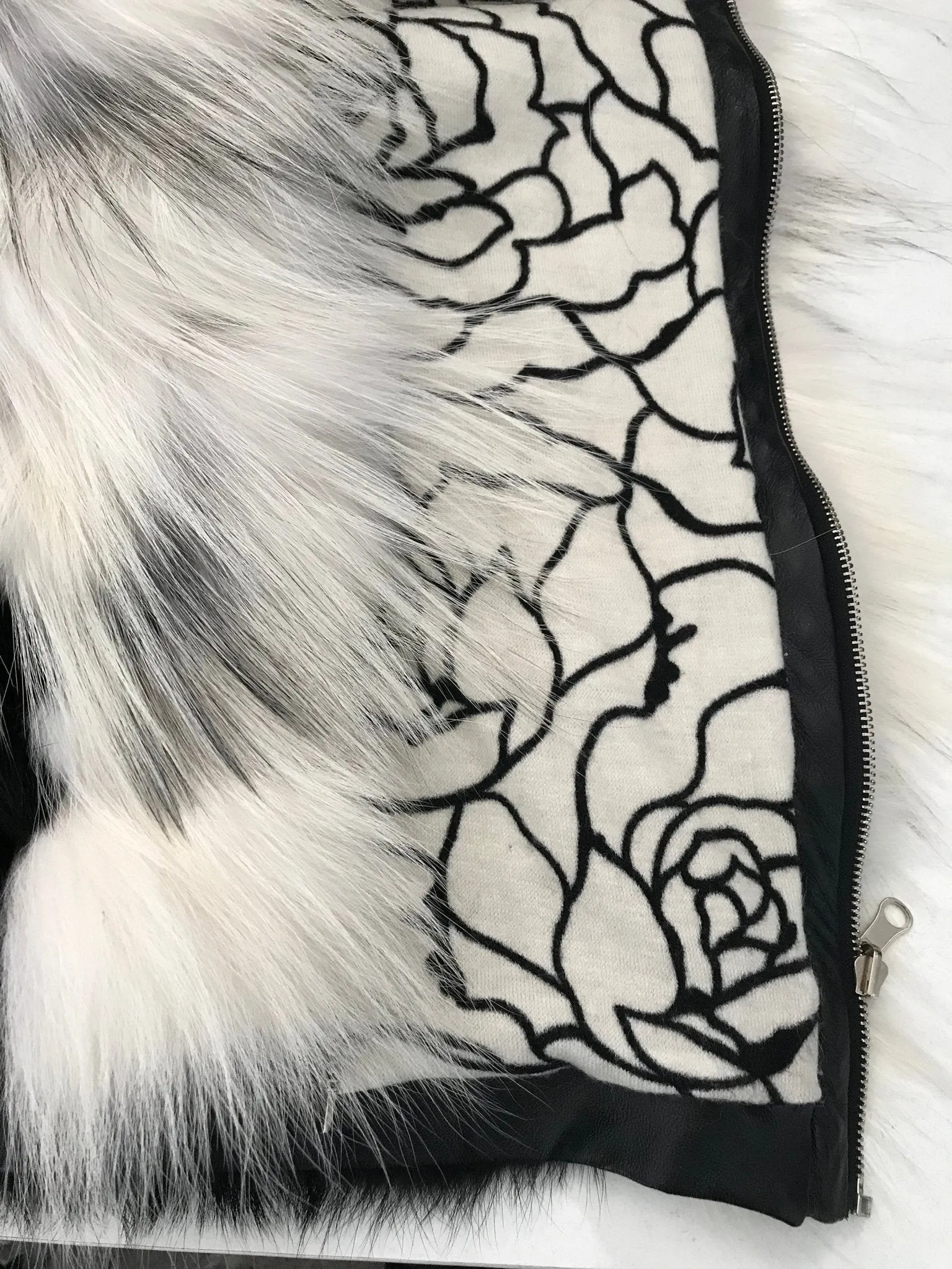 Double-sided vest  fox fur and leather