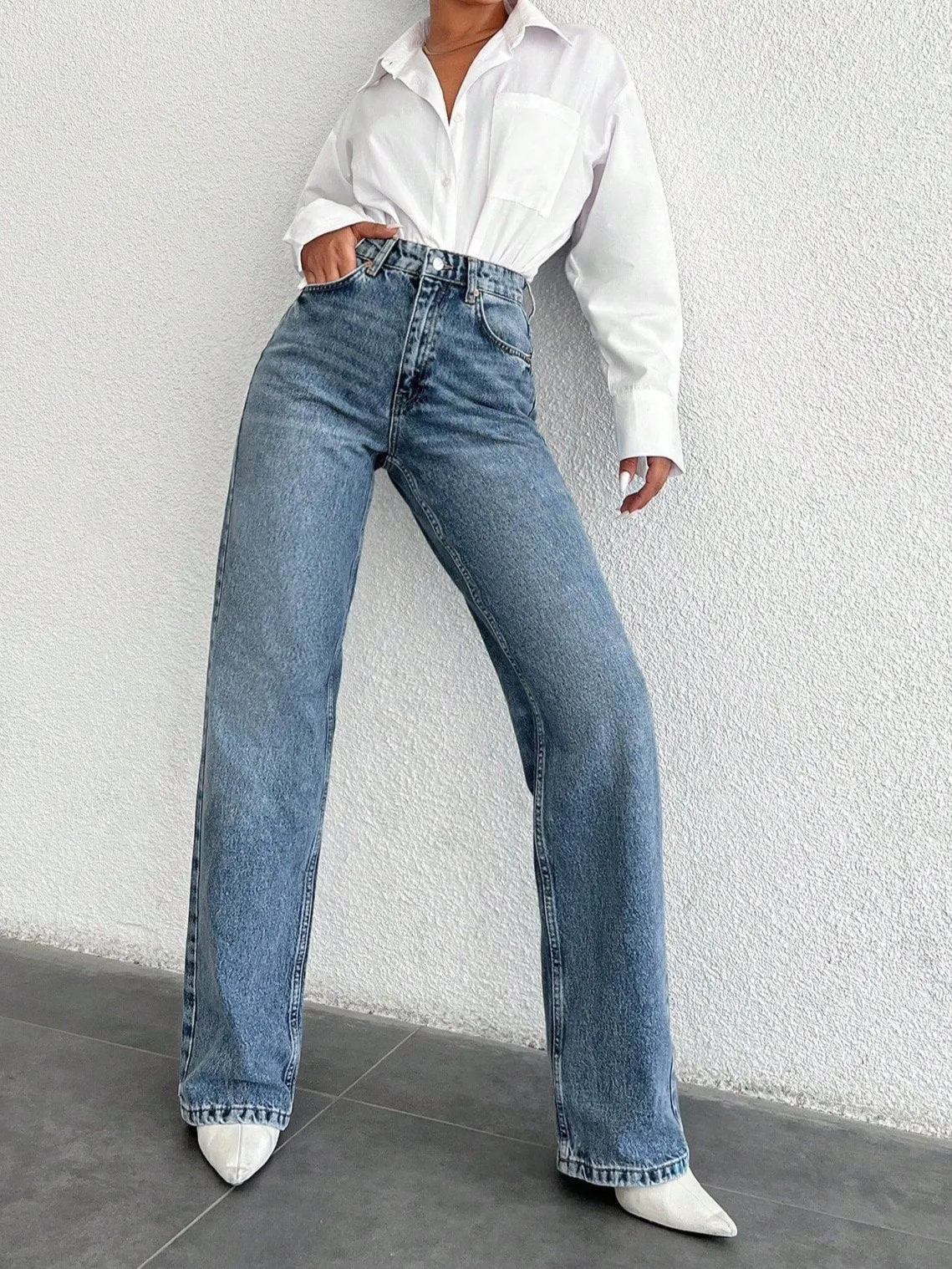 Sleek Tailored Straight Fit Jeans