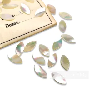 Vintage 1950/60s Mother of Pearl Superfine Simple Petal - 15x7mm